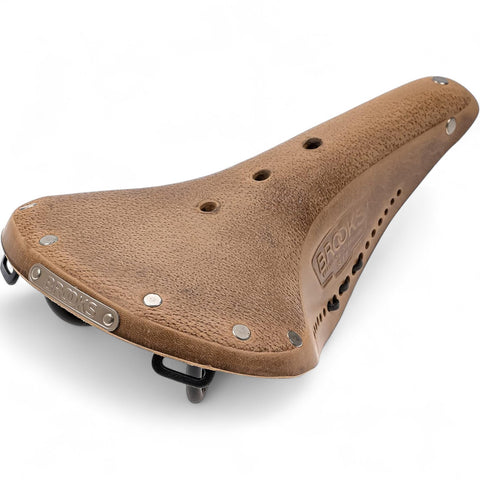 Brooks B17 Softened Saddle in Pre-aged Dark Tan – angled view