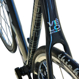 Close-up view of XFIXXI VÉLO VITE T800 full carbon fiber fork and 6069 aluminum lower frame in blue and black